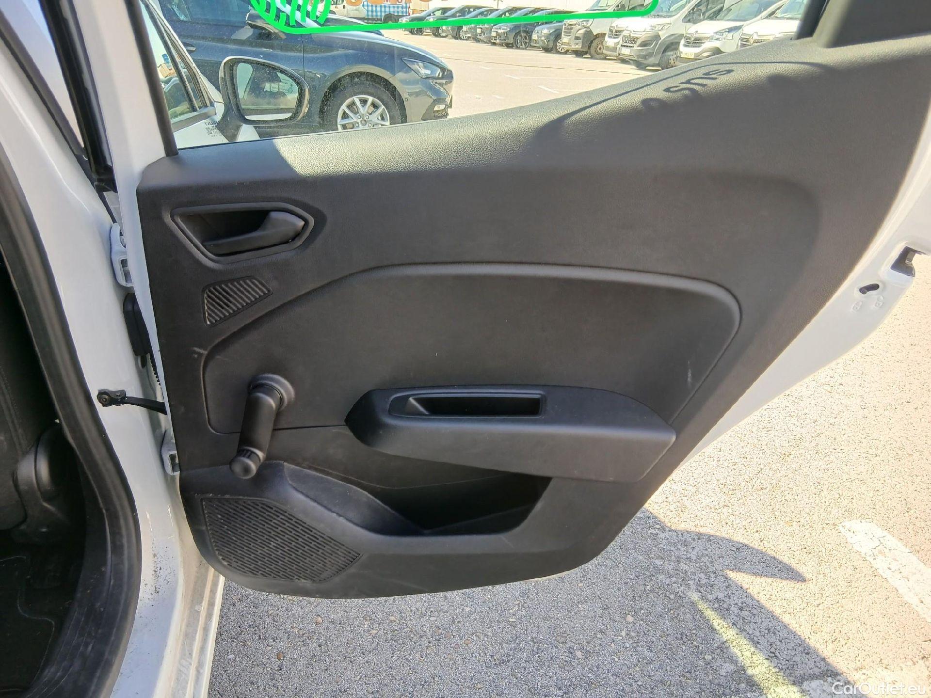  Renault  Clio RENAULT  / 2019 / 5P / berlina con portón Business Blue dCi (100CV) #41