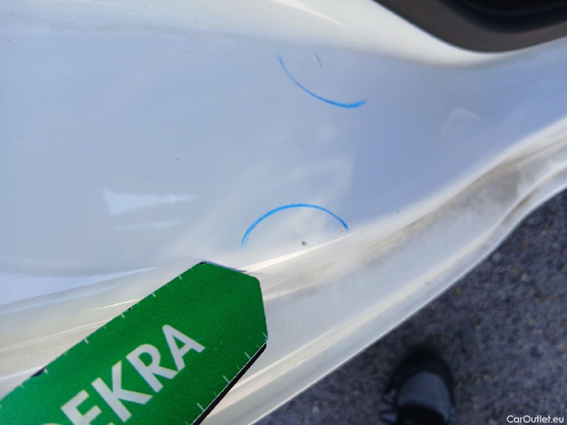  Renault  Clio RENAULT  / 2019 / 5P / berlina con portón Business Blue dCi (100CV) #38