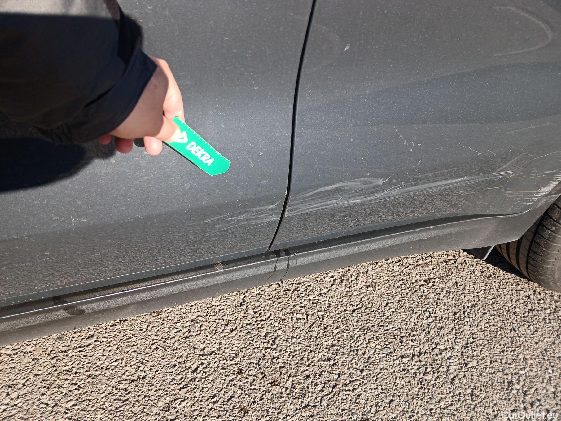  KIA  Sportage KIA  1.6MHEV Drive 100kW(136CV) 4x2(Crist Tintados) #18