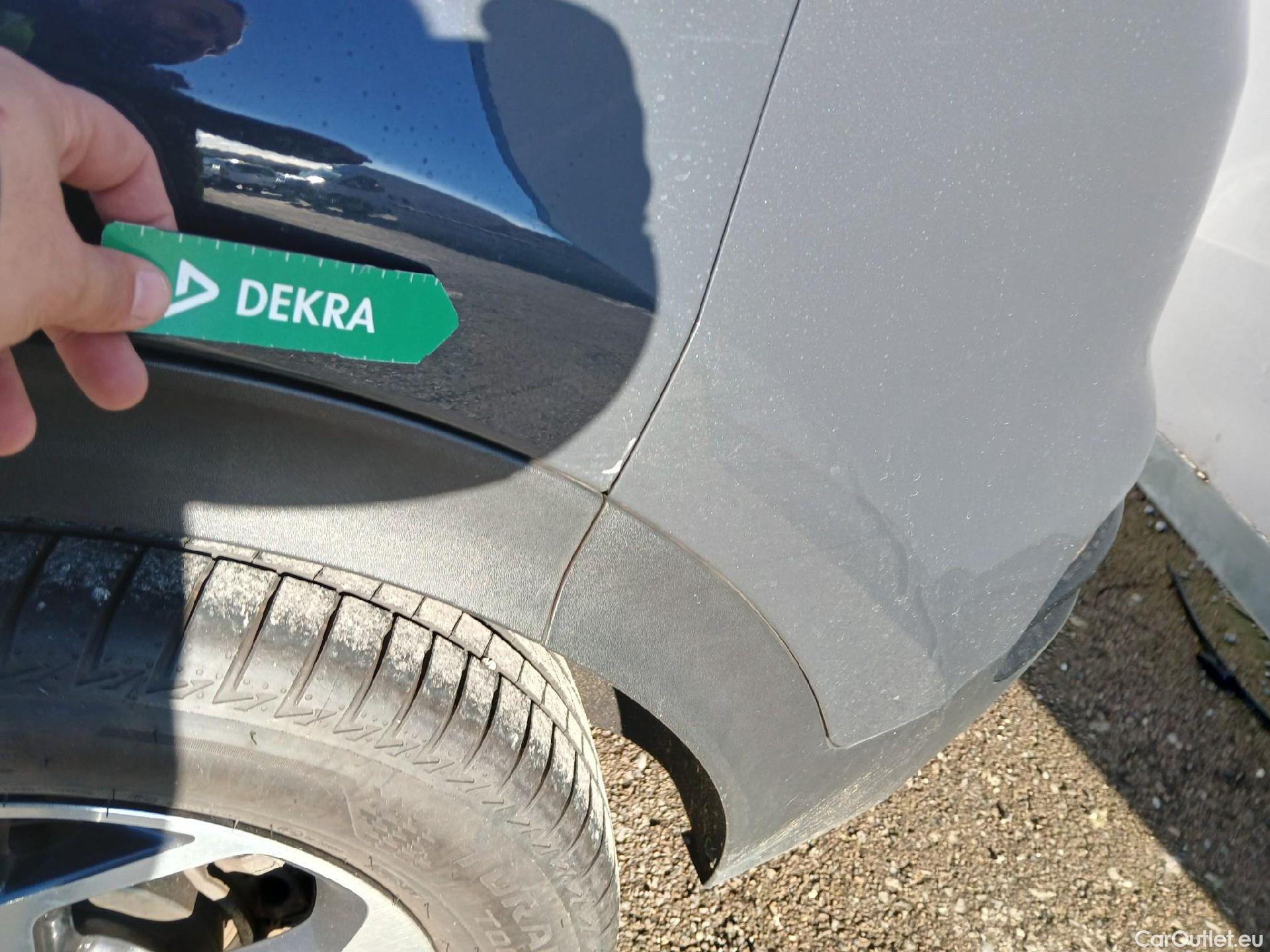  KIA  Sportage KIA  1.6MHEV Drive 100kW(136CV) 4x2(Crist Tintados) #24