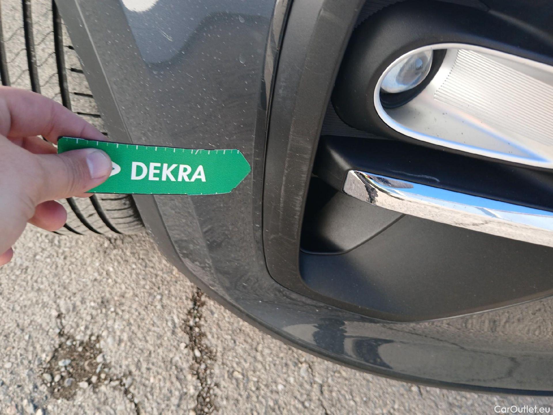  KIA  Sportage KIA  1.6MHEV Drive 100kW(136CV) 4x2(Crist Tintados) #9