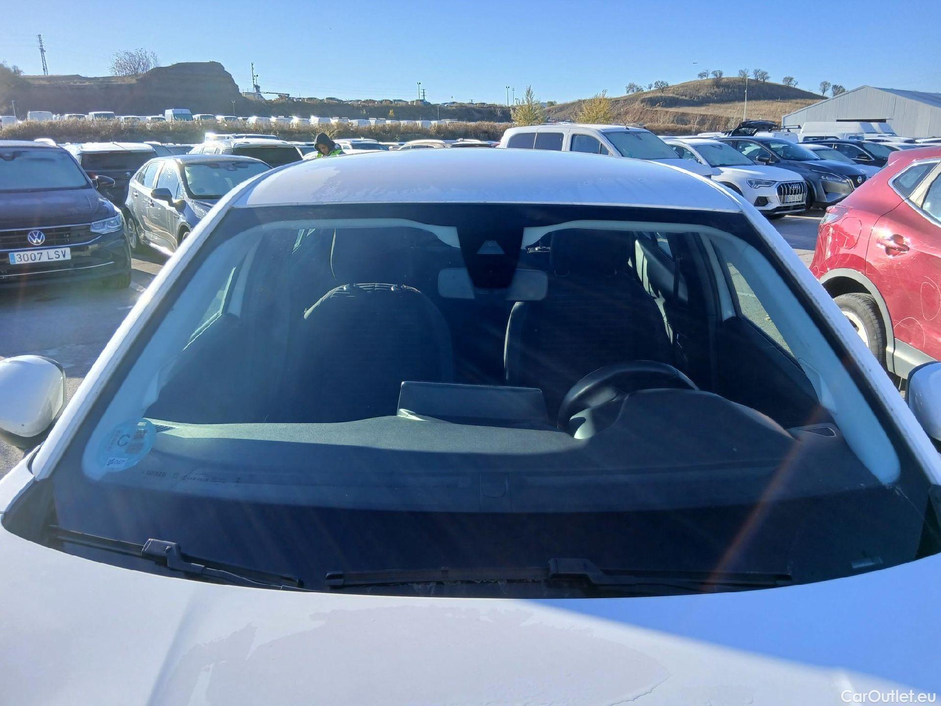  Peugeot  2008 PEUGEOT  / 2019 / 5P / todoterreno Active BlueHDI 81kW (110CV) #1