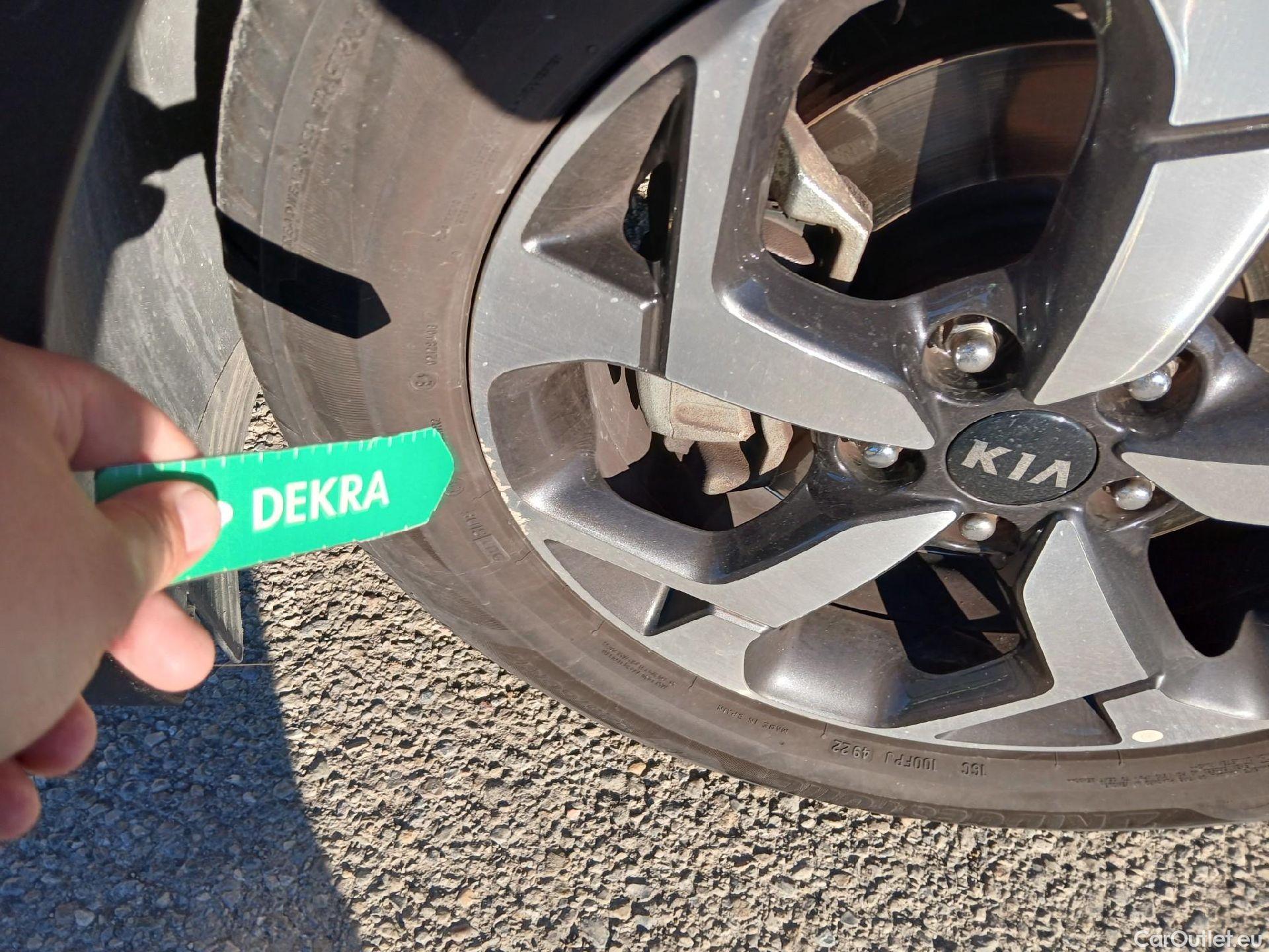  KIA  Sportage KIA  1.6MHEV Drive 100kW(136CV) 4x2(Crist Tintados) #15