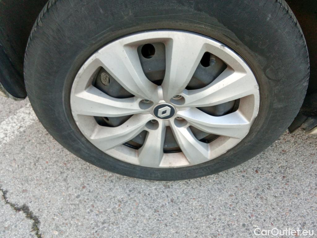  Renault  Clio RENAULT  / 2019 / 5P / berlina con portón Business TCe 74 kW (100CV) GLP #29