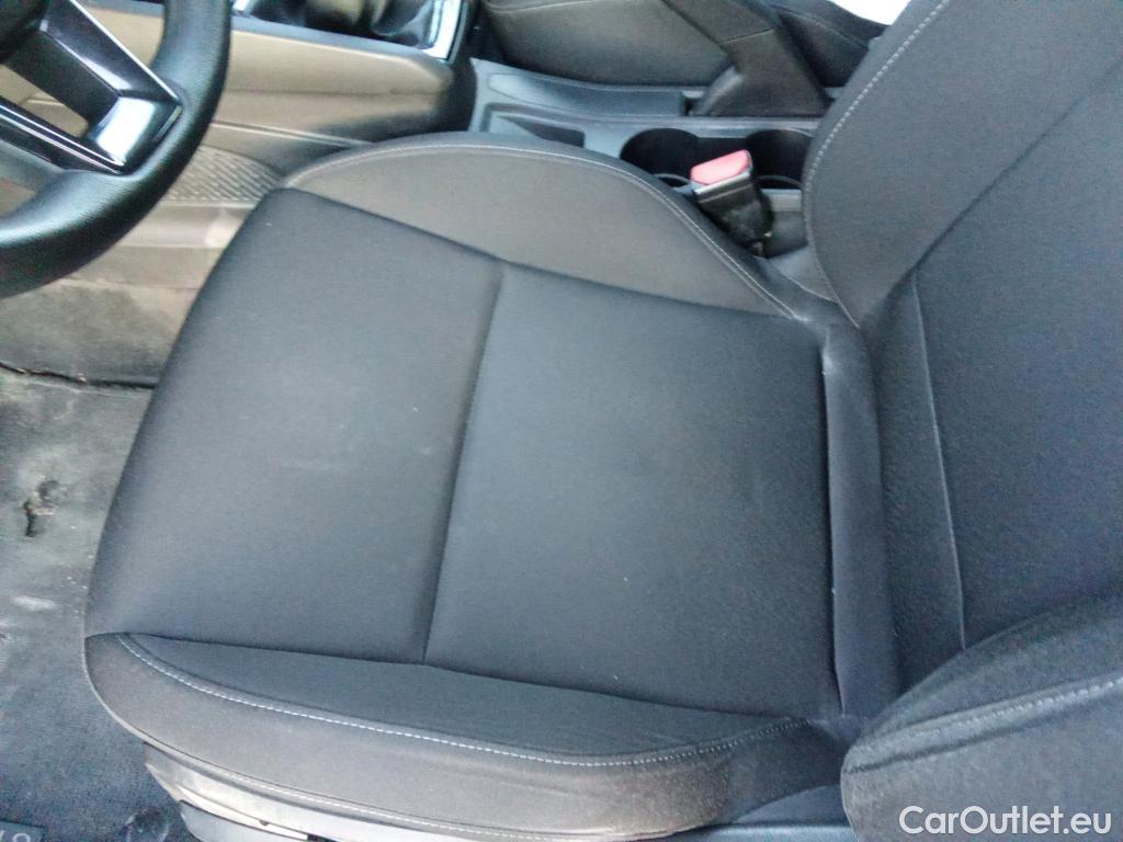  Renault  Clio RENAULT  / 2019 / 5P / berlina con portón Business TCe 74 kW (100CV) GLP #14