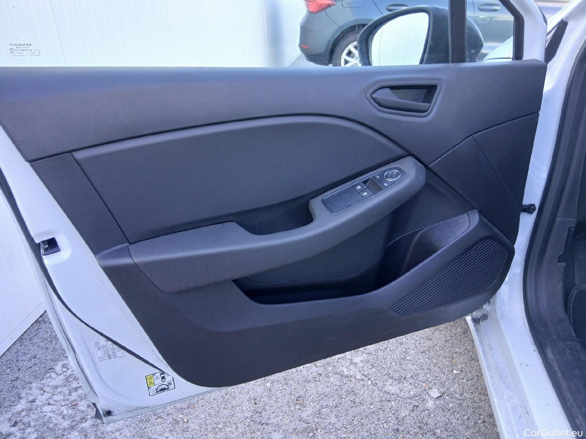  Renault  Clio RENAULT  / 2019 / 5P / berlina con portón Business Blue dCi (100CV) #28