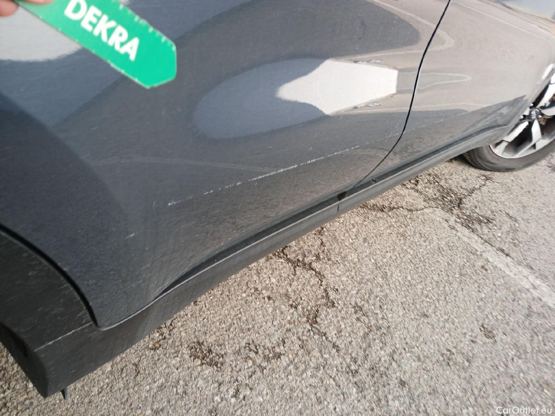  KIA  Sportage KIA  1.6MHEV Drive 100kW(136CV) 4x2(Crist Tintados) #30