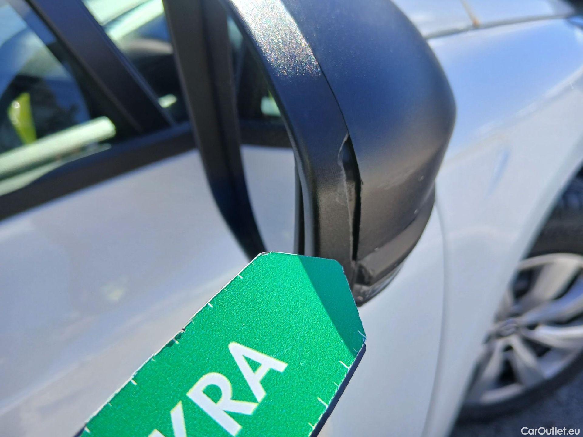  Renault  Clio RENAULT  / 2019 / 5P / berlina con portón Business Blue dCi (100CV) #44