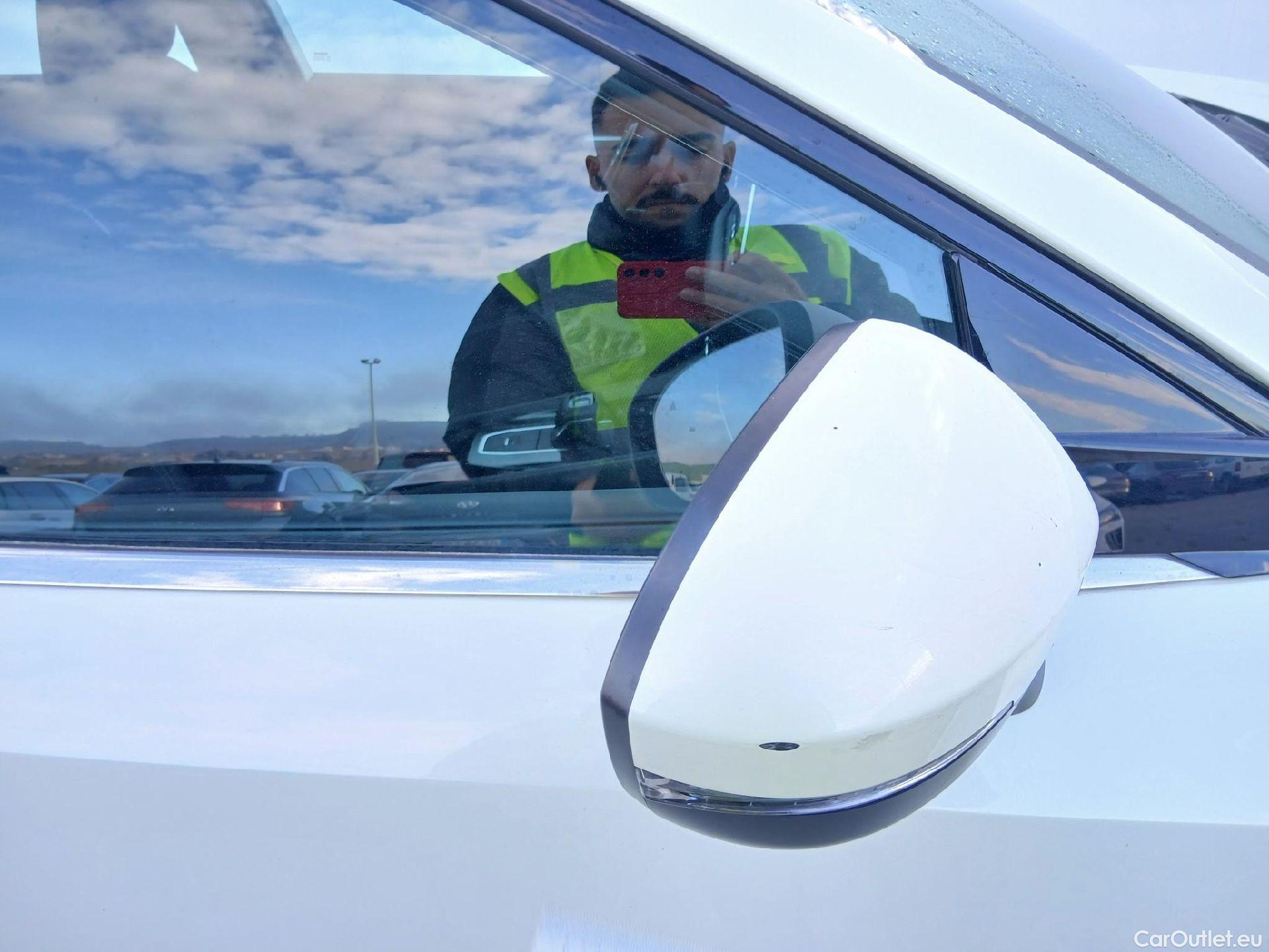  Nissan  Qashqai NISSAN  / 2021 / 5P / todoterreno DIG-T 116kW (158CV) mHEV Xtronic Acenta (AC2) #16