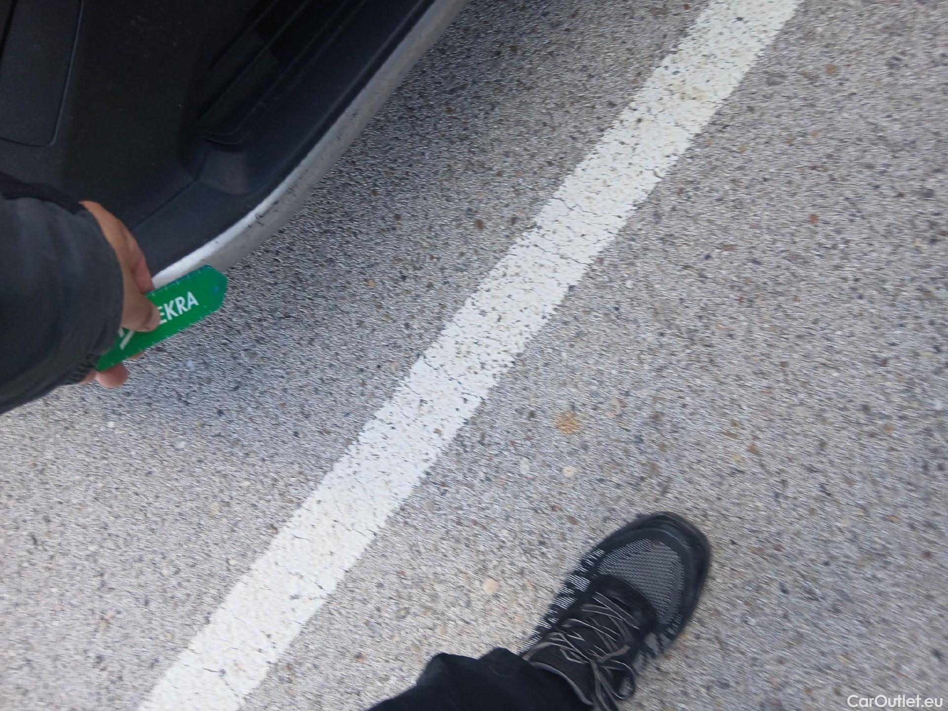  Toyota  RAV4 TOYOTA  / 2018 / 5P / todoterreno 2.5l Luxury 4WD #8