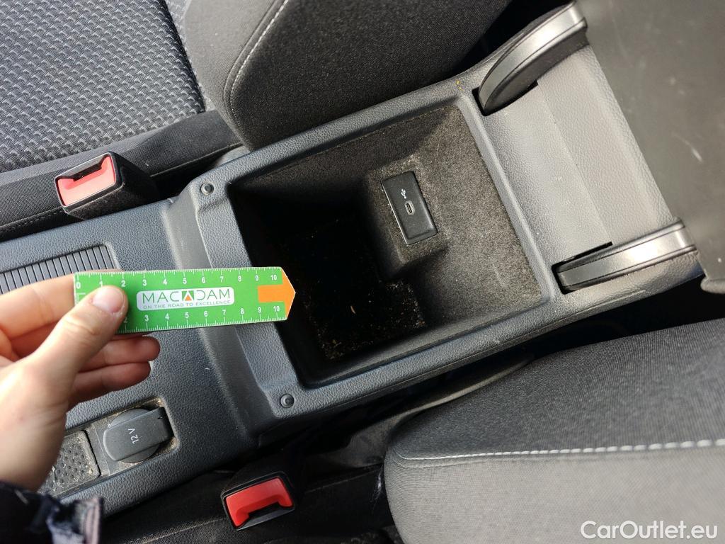  Volkswagen  Passat VOLKSWAGEN  / 2019 / 4P / sedán Business 2.0 TDI 90kW (122CV) DSG #28