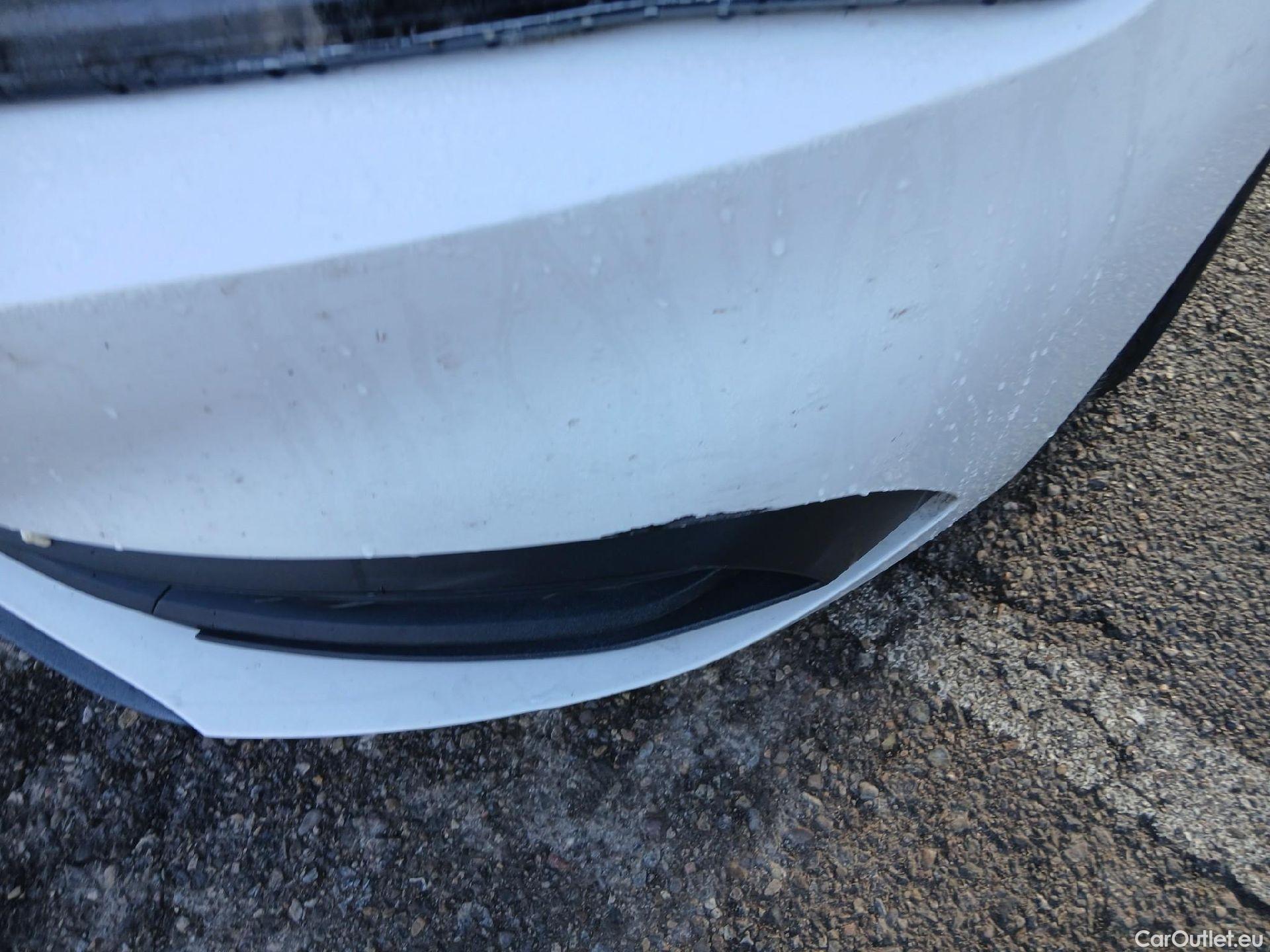  Land Rover  Discovery SEAT Nuevo León / 2020 / 5P / berlina con portón 2.0 TDI 85kW S&S Style Go (AC3) #1