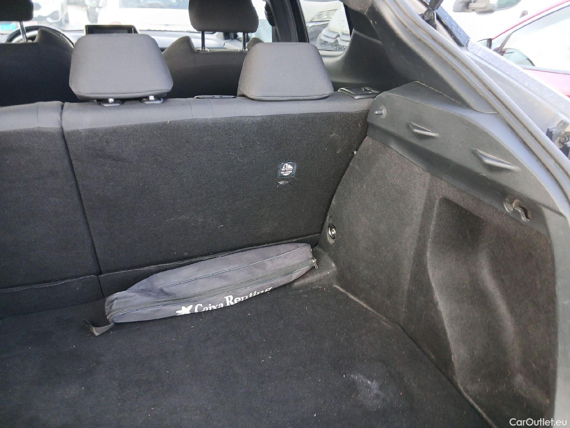  Toyota  C-HR TOYOTA  / 2016 / 5P / todoterreno 1.8 125H Advance (CX) #8