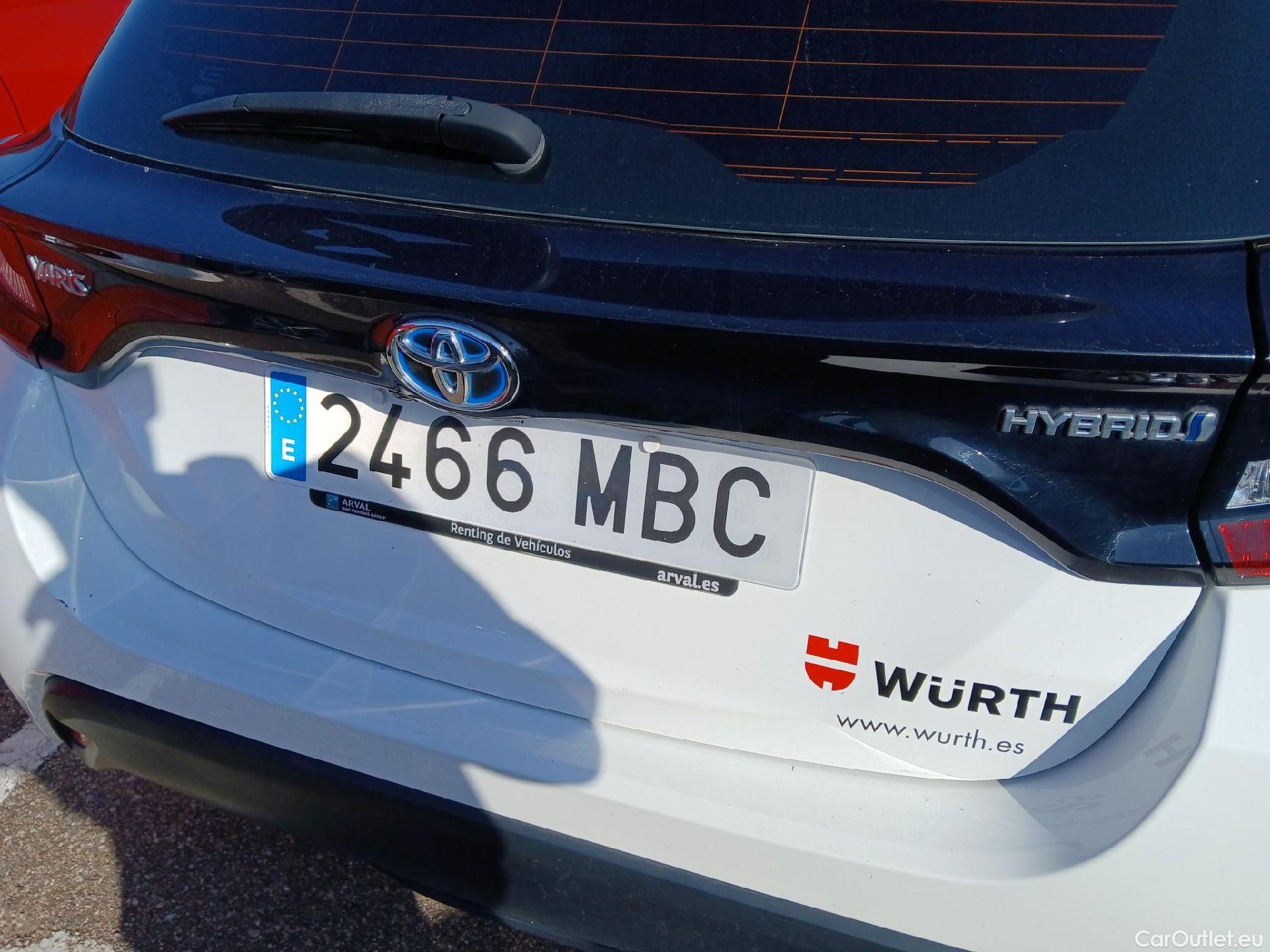  Toyota  Yaris TOYOTA  / 2020 / 5P / berlina con portón 1.5 120H Business Plus #12