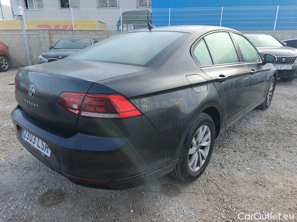  Volkswagen  Passat VOLKSWAGEN  / 2019 / 4P / sedán Business 2.0 TDI 90kW (122CV) DSG #16