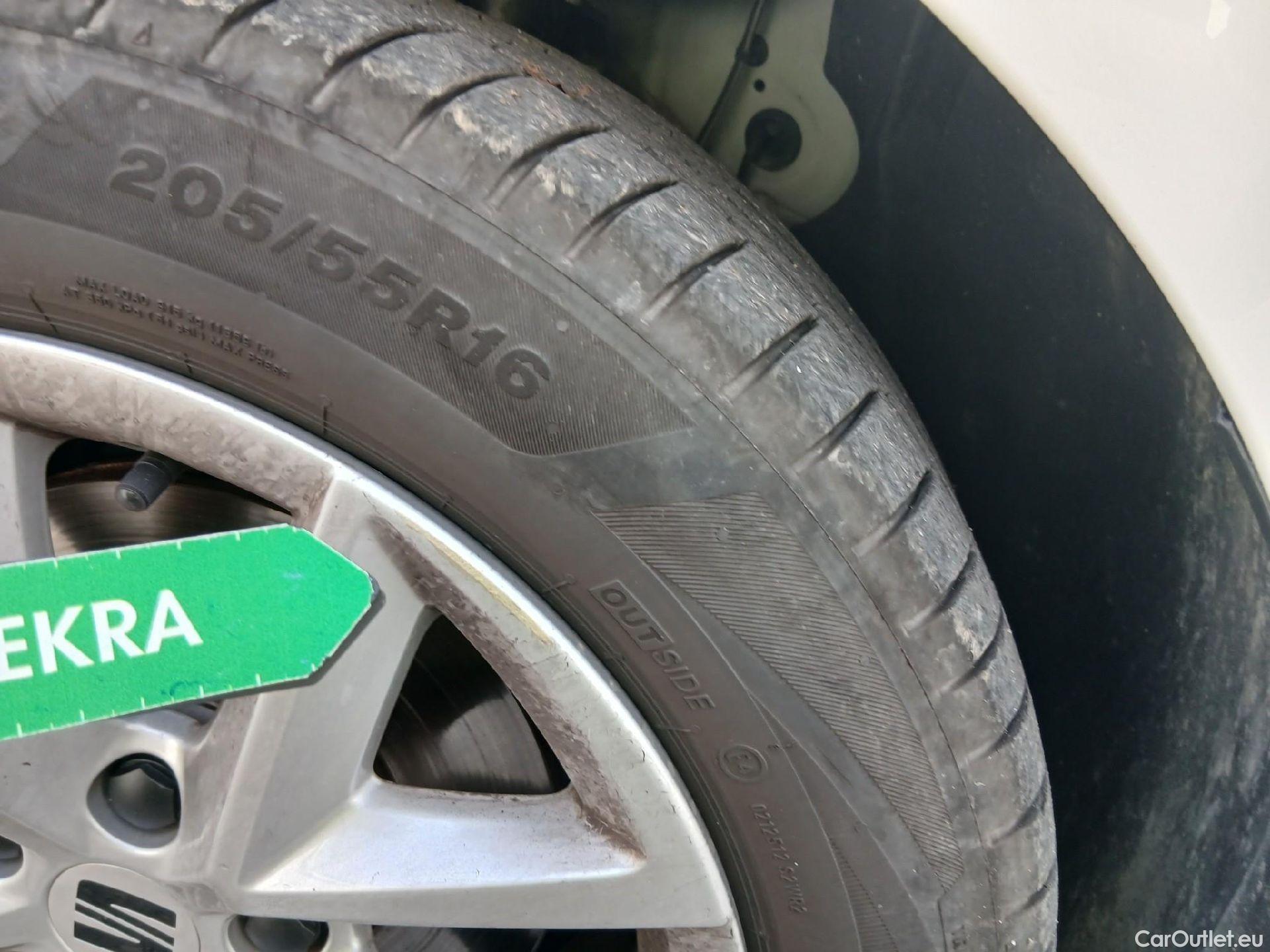  Land Rover  Discovery SEAT Nuevo León / 2020 / 5P / berlina con portón 2.0 TDI 85kW S&S Style Go(SP) #2