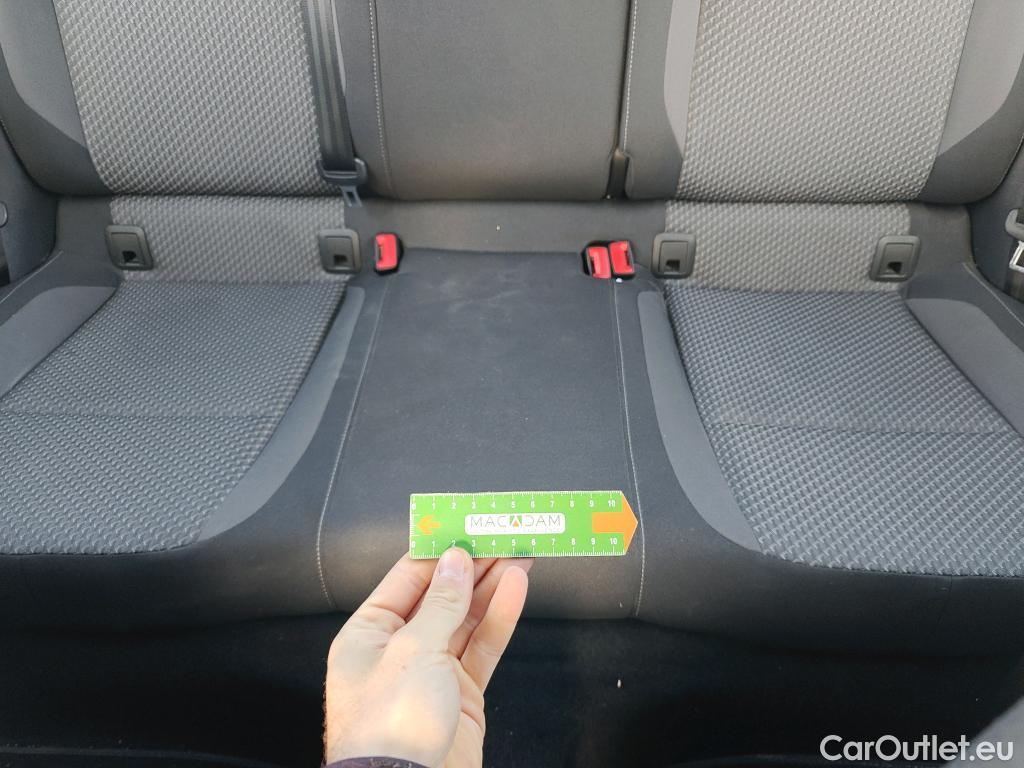  Volkswagen  Passat VOLKSWAGEN  / 2019 / 4P / sedán Business 2.0 TDI 90kW (122CV) DSG #26