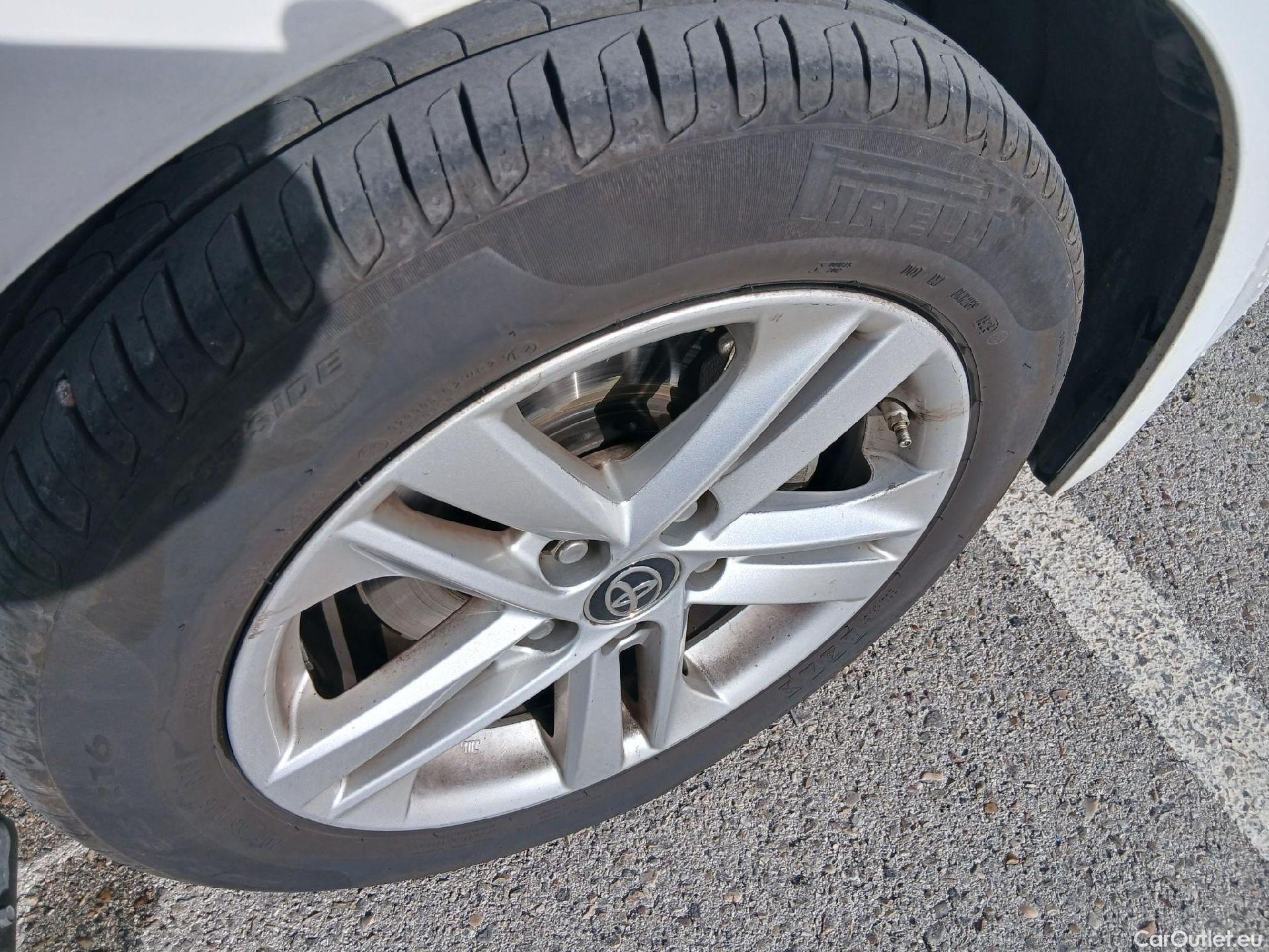  Toyota  Corolla TOYOTA 1.8 125H ACTIVE TECH E-CVT (AC3) #2