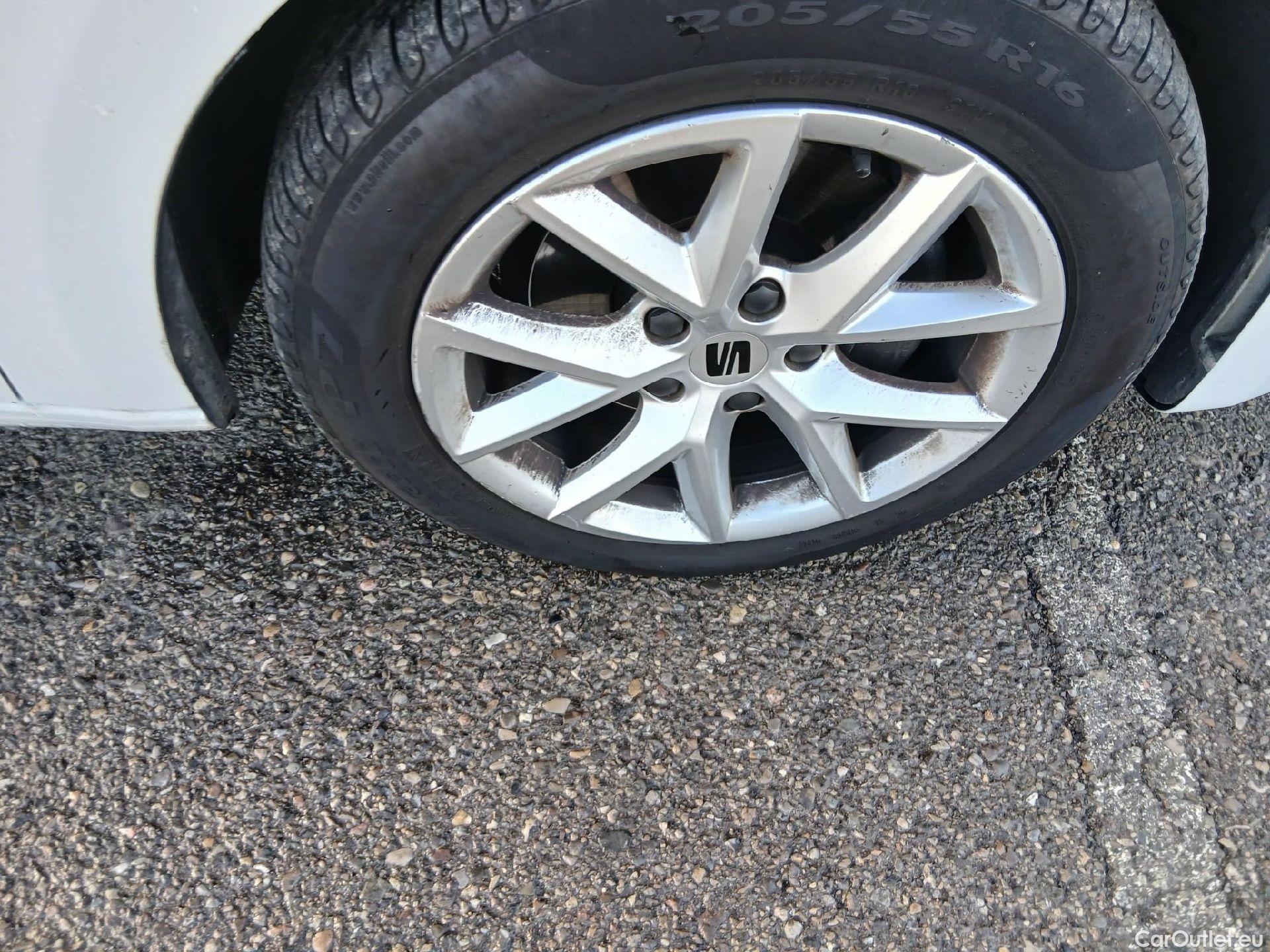  Land Rover  Discovery SEAT Nuevo León / 2020 / 5P / berlina con portón 2.0 TDI 85kW S&S Style Go (AC3) #17