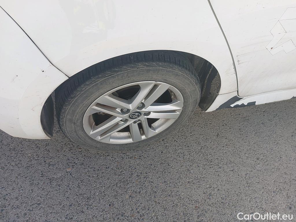  Toyota  Corolla TOYOTA  1.8 125H ACTIVE TECH E-CVT #32