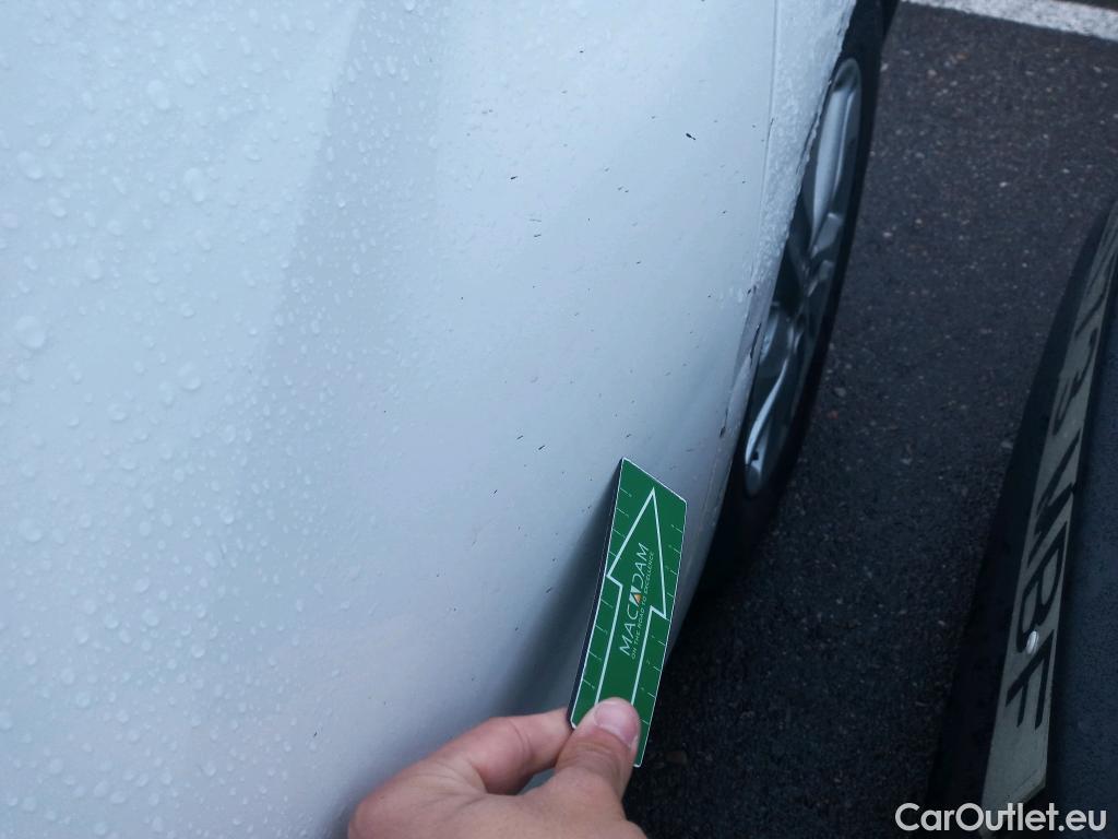  Toyota  Yaris TOYOTA  / 2020 / 5P / berlina con portón 1.5 120H Business Plus #21