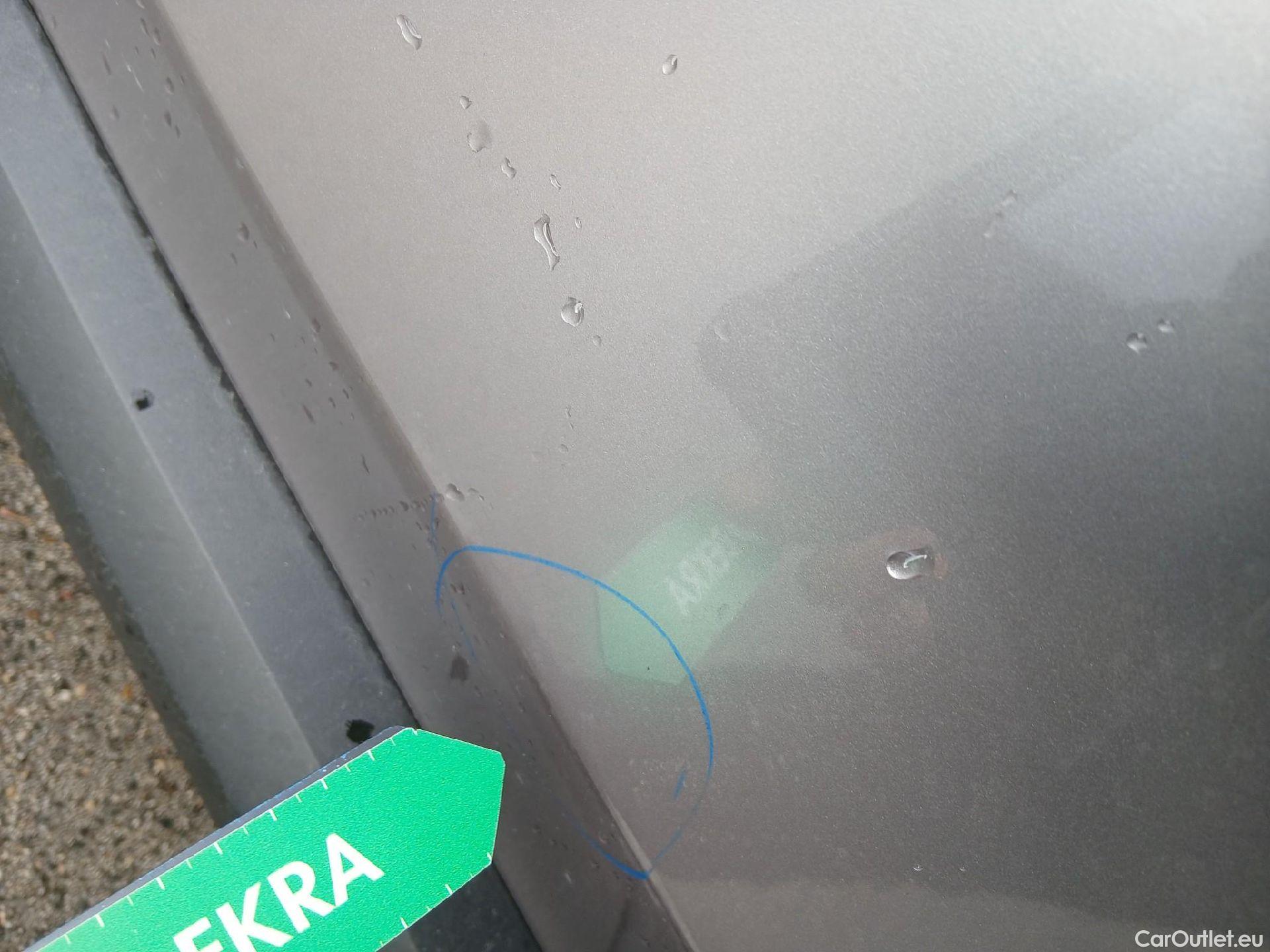  Toyota  C-HR TOYOTA  / 2016 / 5P / todoterreno 1.8 125H Advance (CX) #18