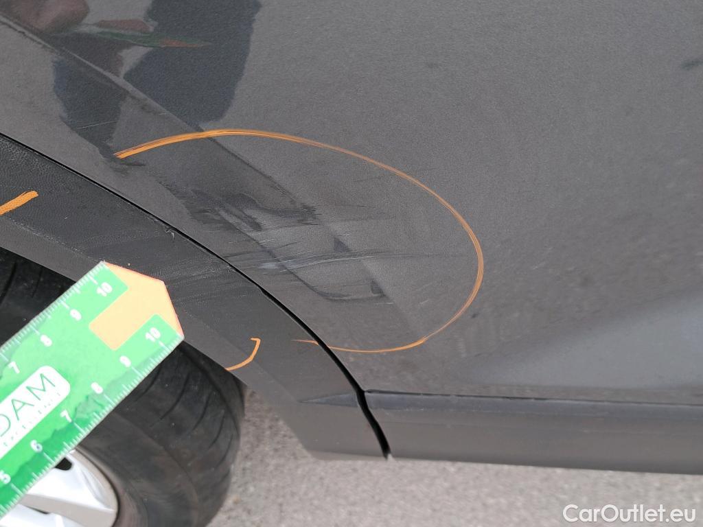  Volkswagen  T-ROC VOLKSWAGEN  / 2021 / 5P / todoterreno Life 1.0 TSI 81kW (110CV) (AC) #2