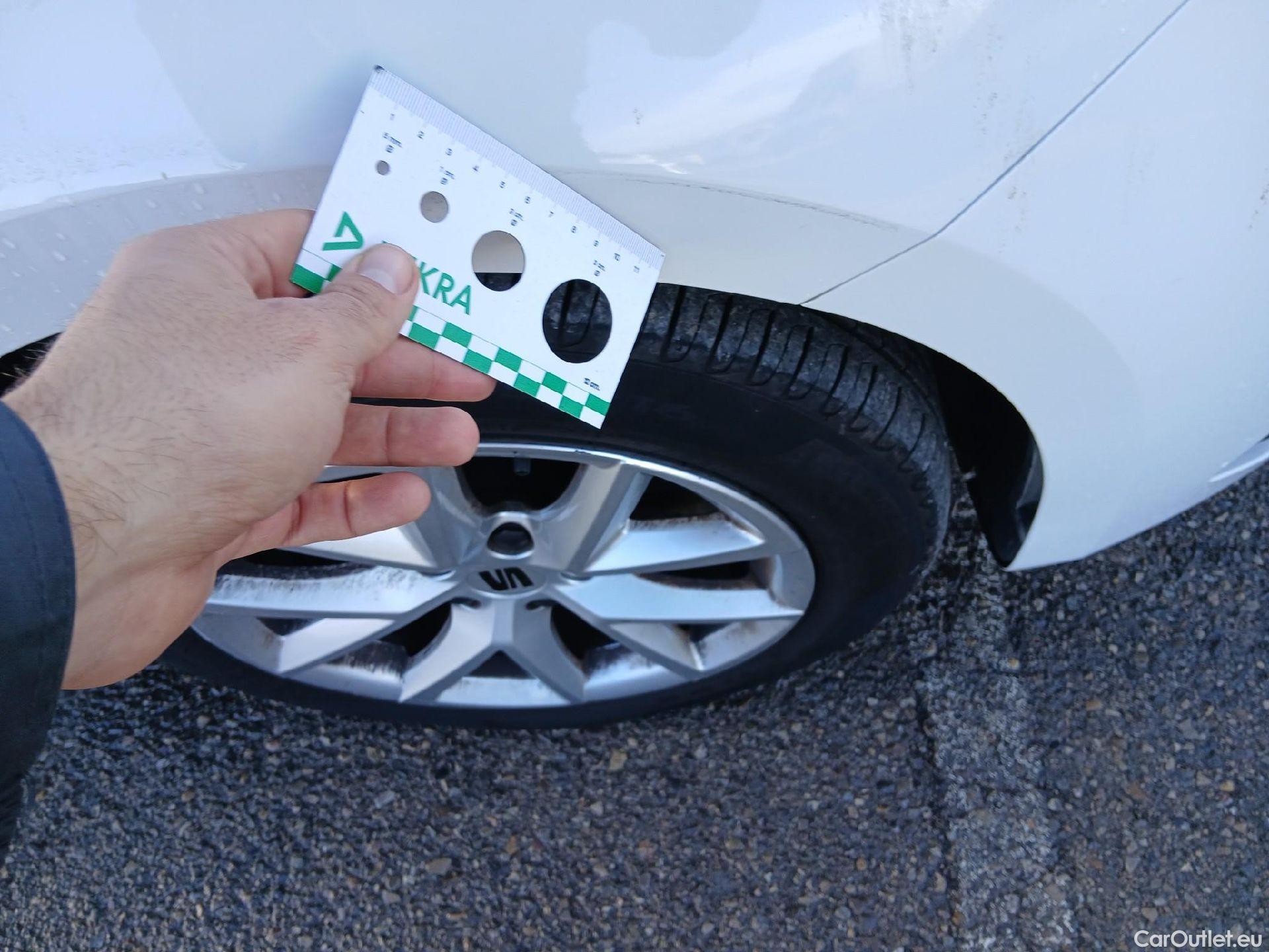  Land Rover  Discovery SEAT Nuevo León / 2020 / 5P / berlina con portón 2.0 TDI 85kW S&S Style Go (AC3) #16