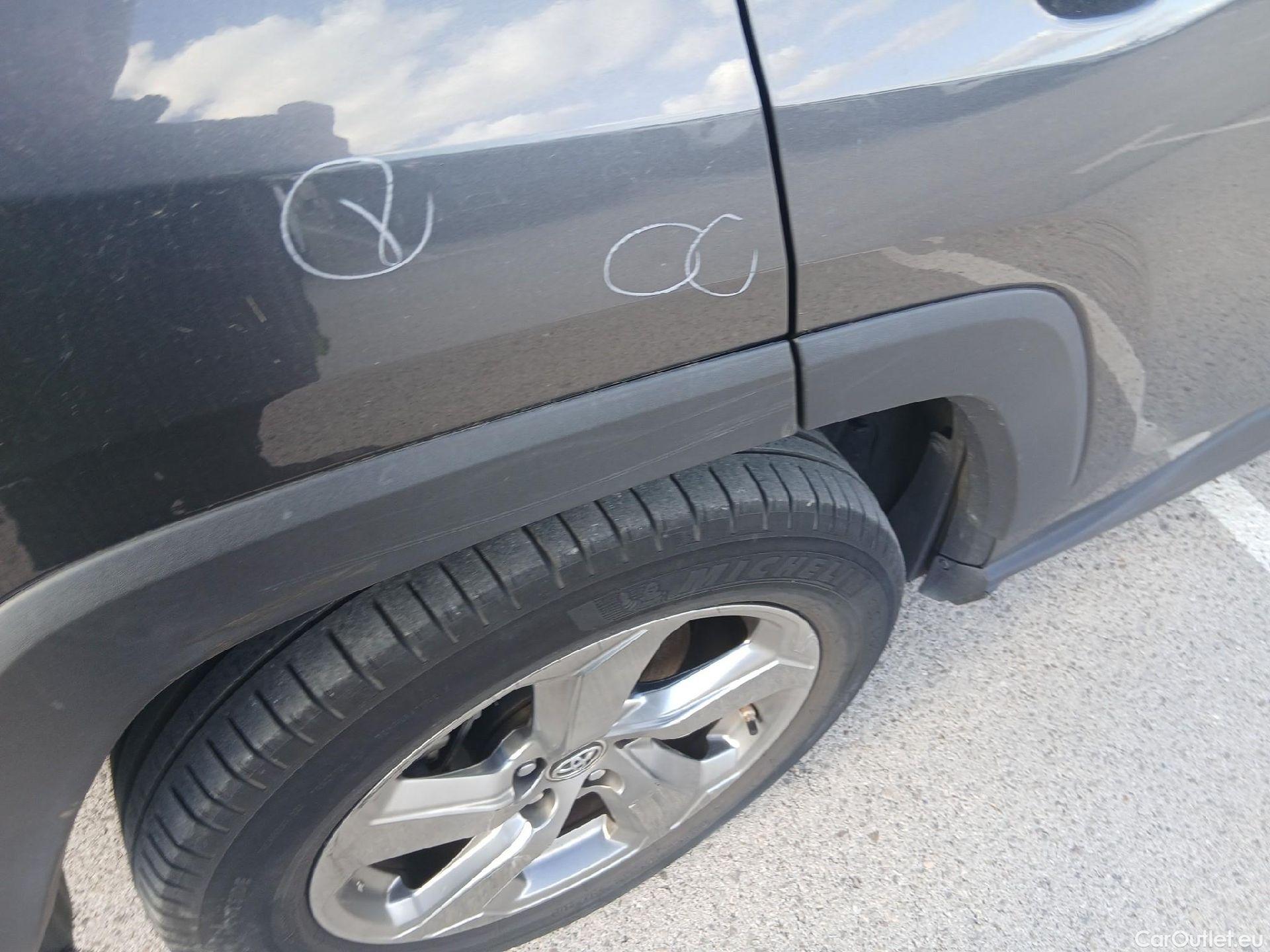  Toyota  RAV4 TOYOTA  / 2018 / 5P / todoterreno 2.5l Luxury 4WD #18