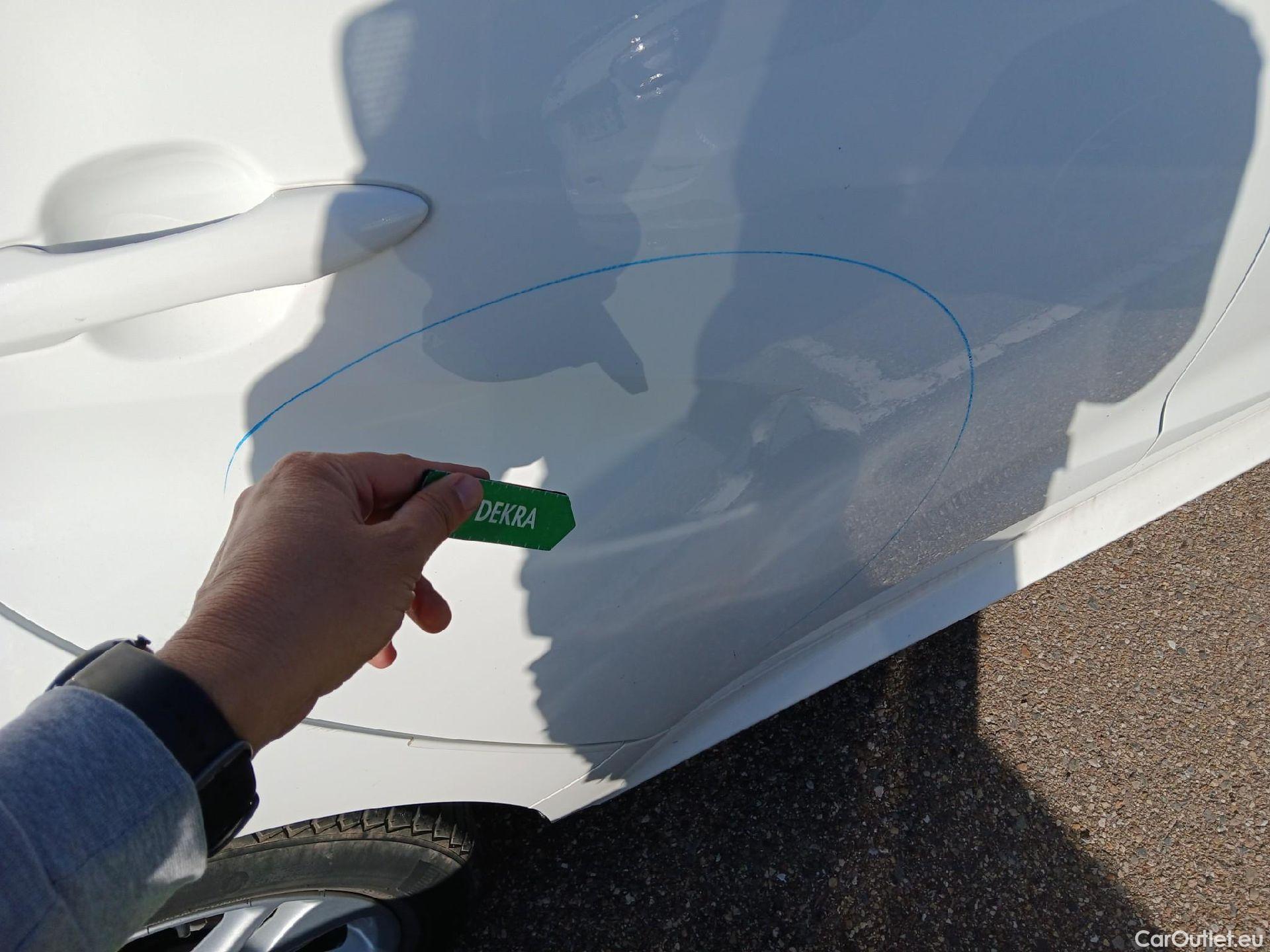  Toyota  Yaris TOYOTA  / 2020 / 5P / berlina con portón 1.5 120H Business Plus #15