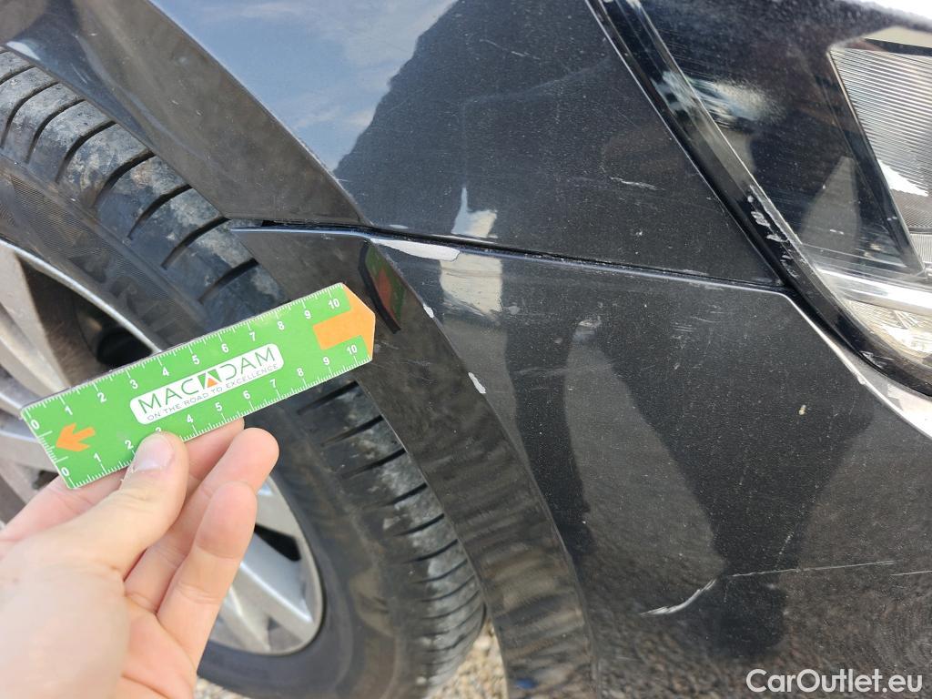  Volkswagen  Passat VOLKSWAGEN  / 2019 / 4P / sedán Business 2.0 TDI 90kW (122CV) DSG #10