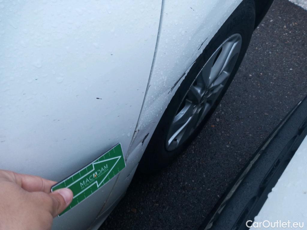  Toyota  Yaris TOYOTA  / 2020 / 5P / berlina con portón 1.5 120H Business Plus #1