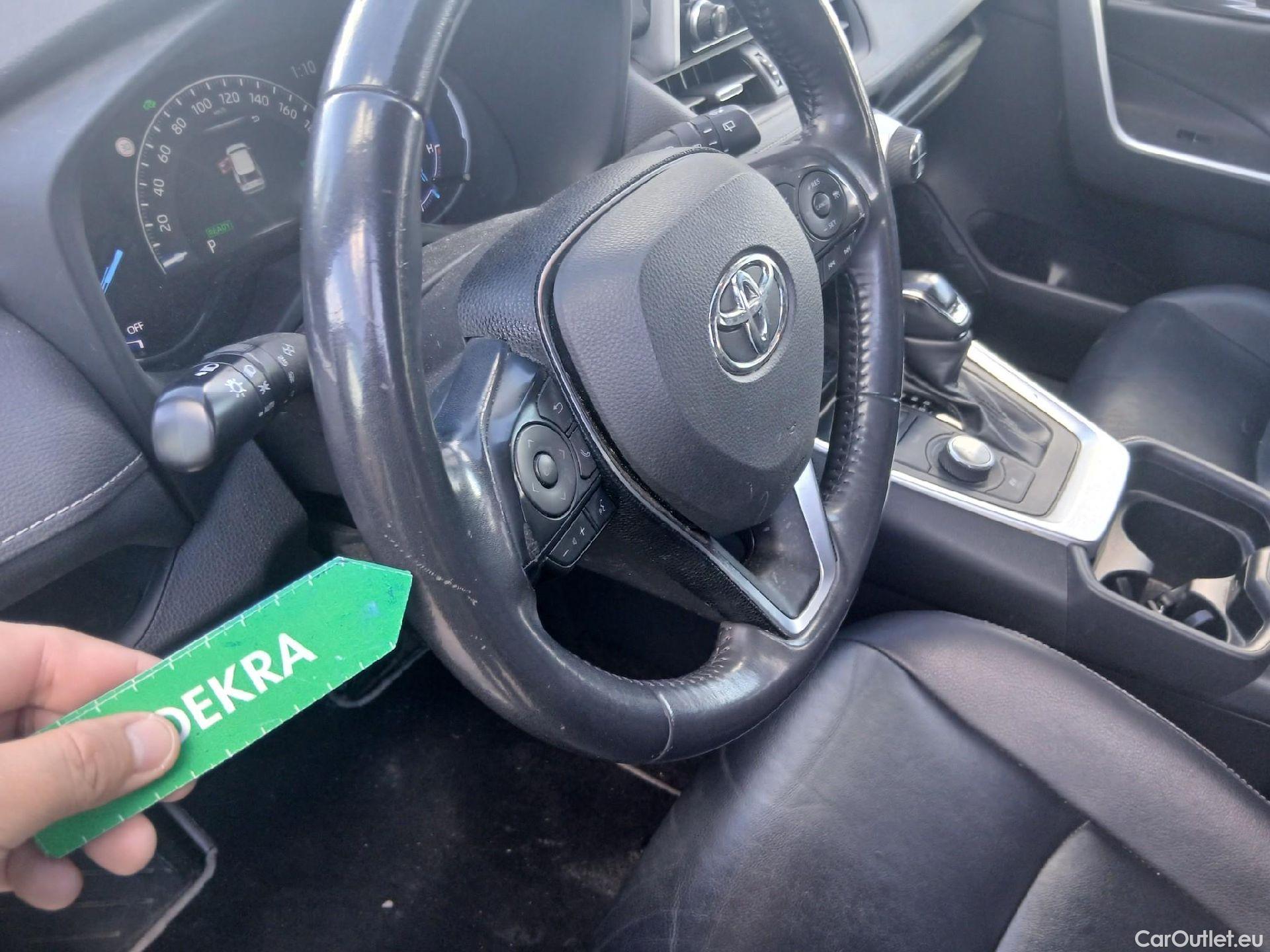  Toyota  RAV4 TOYOTA  / 2018 / 5P / todoterreno 2.5l Luxury 4WD #3