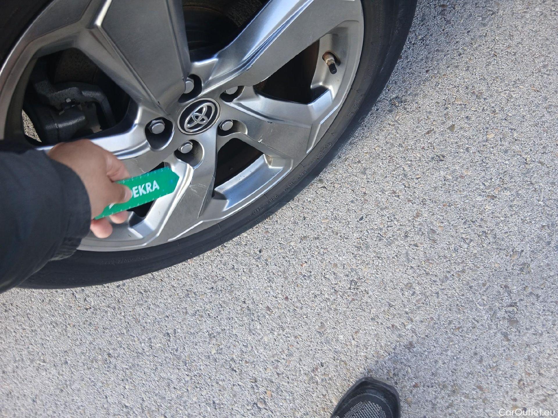  Toyota  RAV4 TOYOTA  / 2018 / 5P / todoterreno 2.5l Luxury 4WD #20