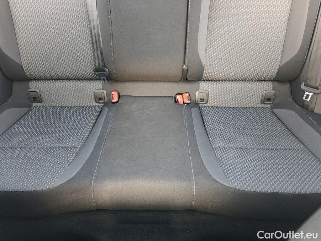  Volkswagen  Passat VOLKSWAGEN  / 2019 / 4P / sedán Business 2.0 TDI 90kW (122CV) DSG #27