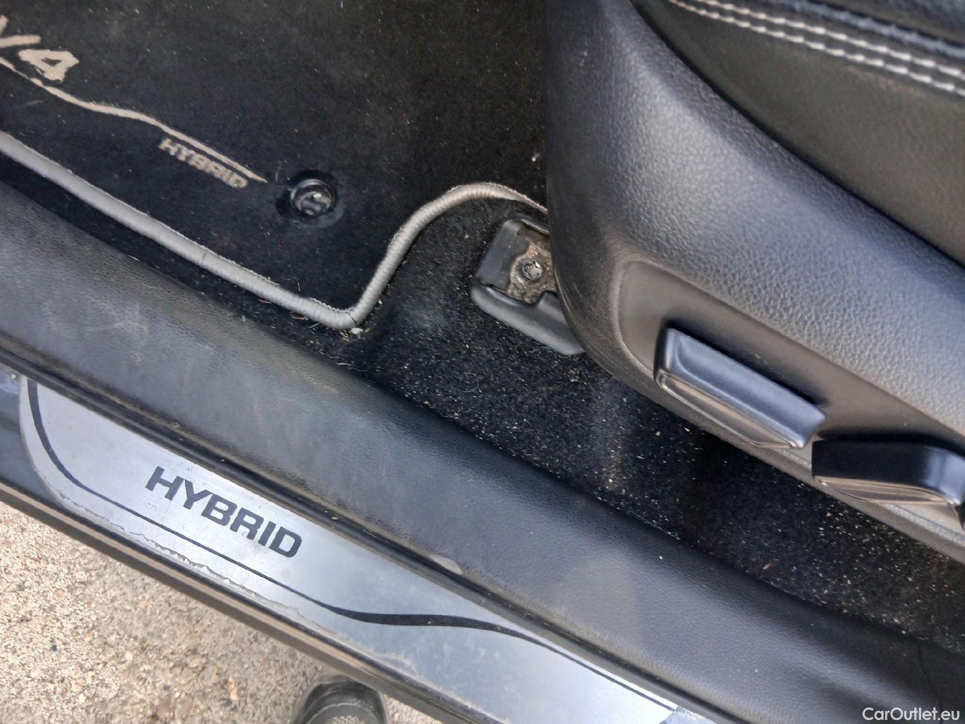  Toyota  RAV4 TOYOTA  / 2018 / 5P / todoterreno 2.5l Luxury 4WD #2