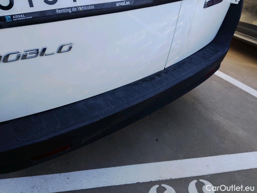  Fiat  Doblo FIAT Doblò Cargo/2015/4P/furgón derivado de turismo Cargo SX 1.6 Mjet 66kW (90CV) (AC) #26