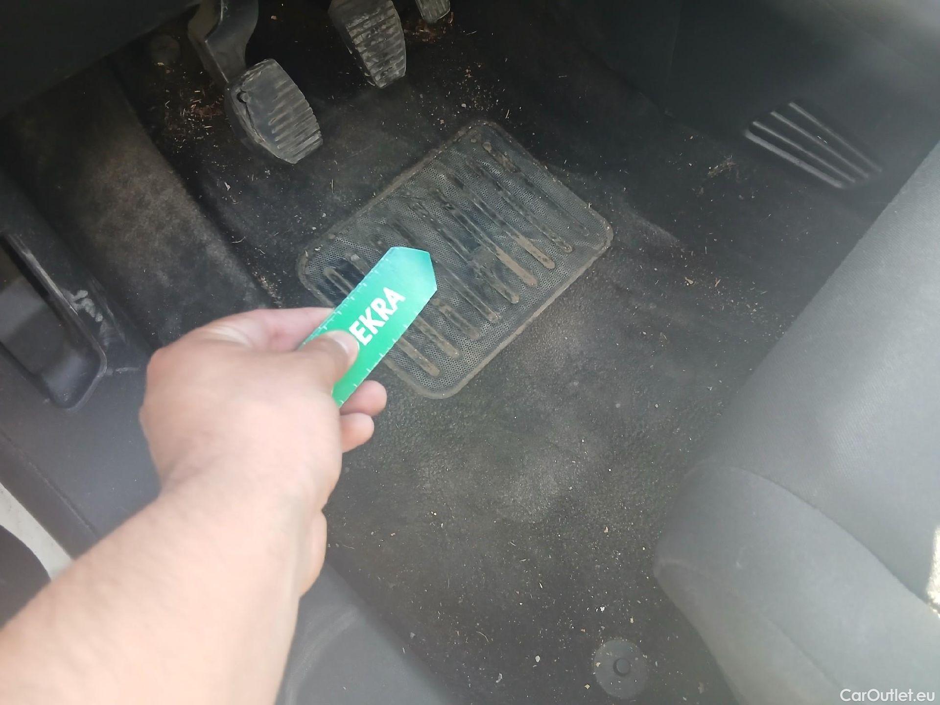  Citroen  C3 CITROEN  / 2016 / 5P / berlina comercial BlueHDi 73KW (100CV) S&S Comercial #7