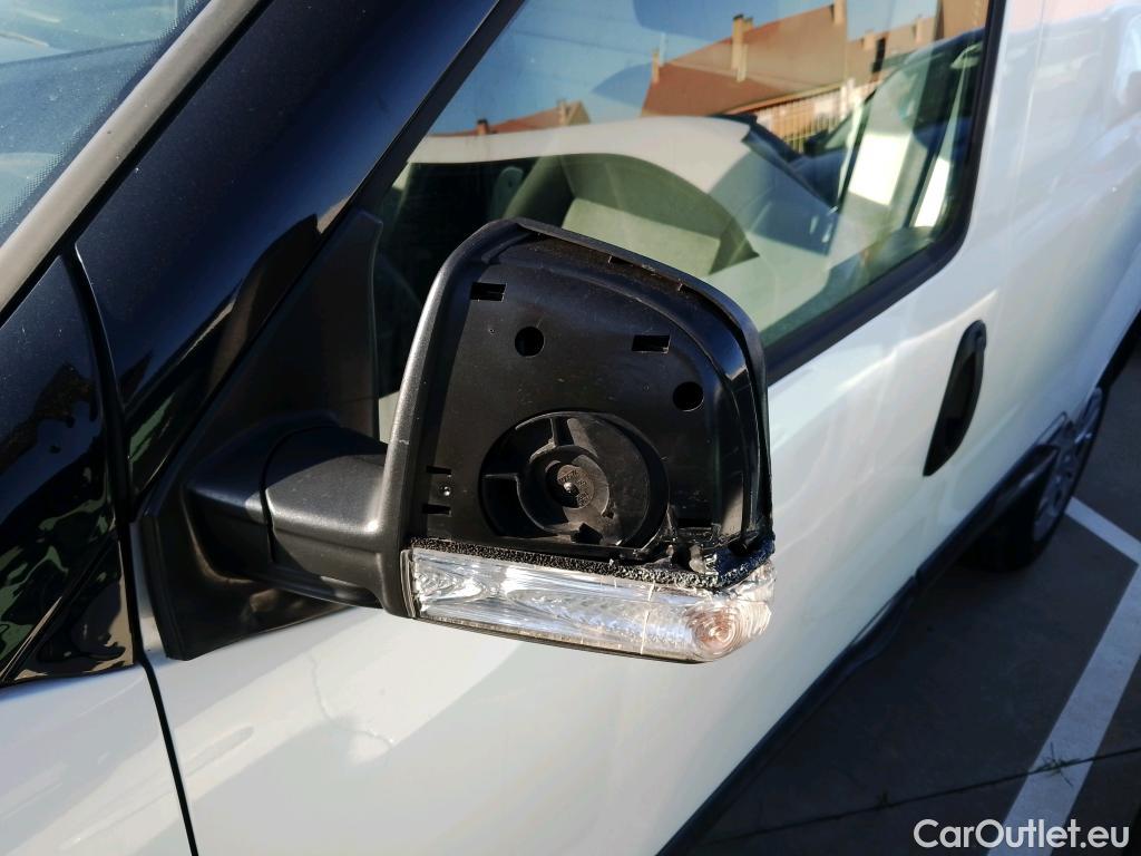  Fiat  Doblo FIAT Doblò Cargo/2015/4P/furgón derivado de turismo Cargo SX 1.6 Mjet 66kW (90CV) (AC) #1