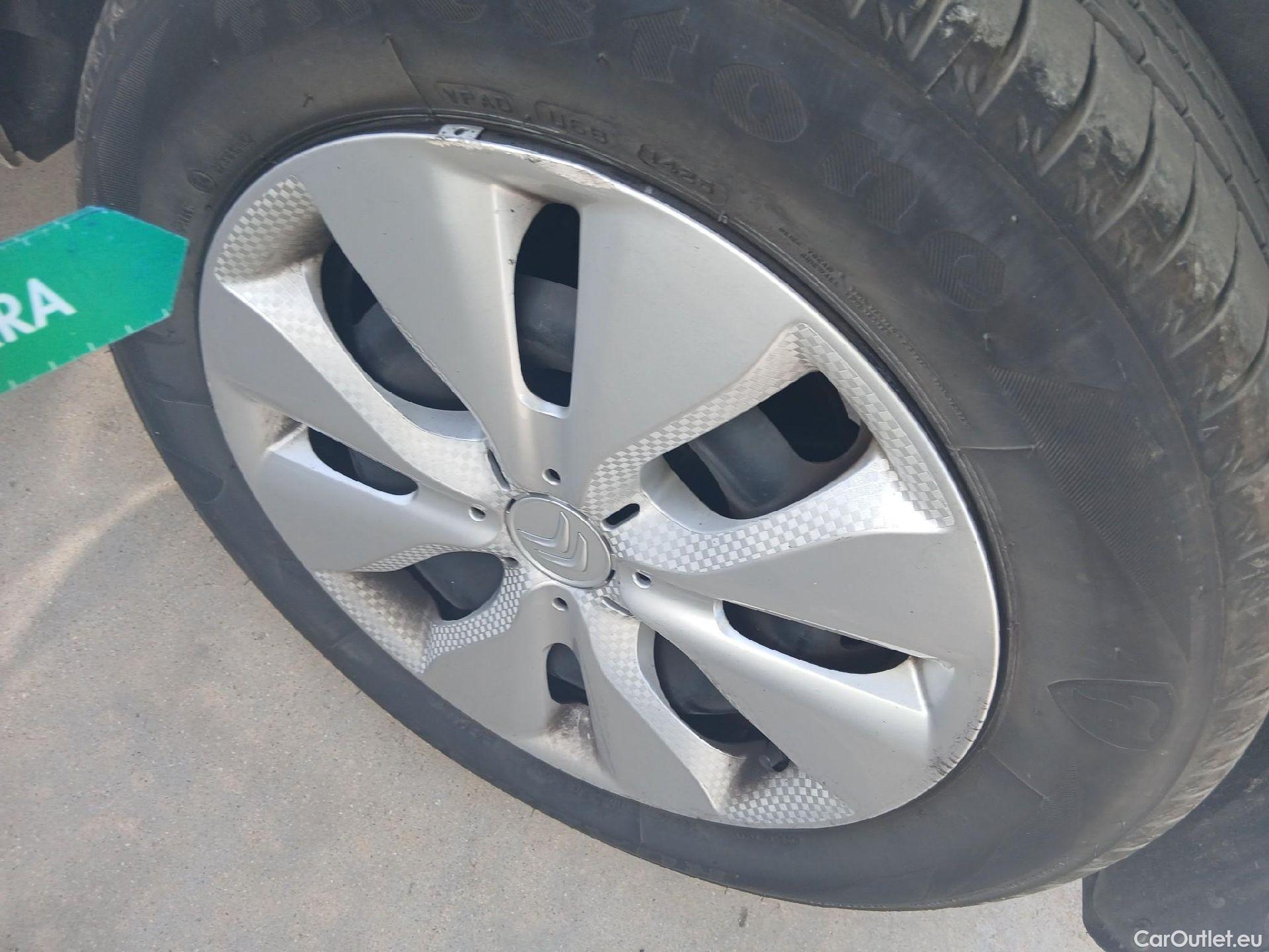  Citroen  C3 CITROEN  / 2016 / 5P / berlina comercial BlueHDi 73KW (100CV) S&S Comercial #28