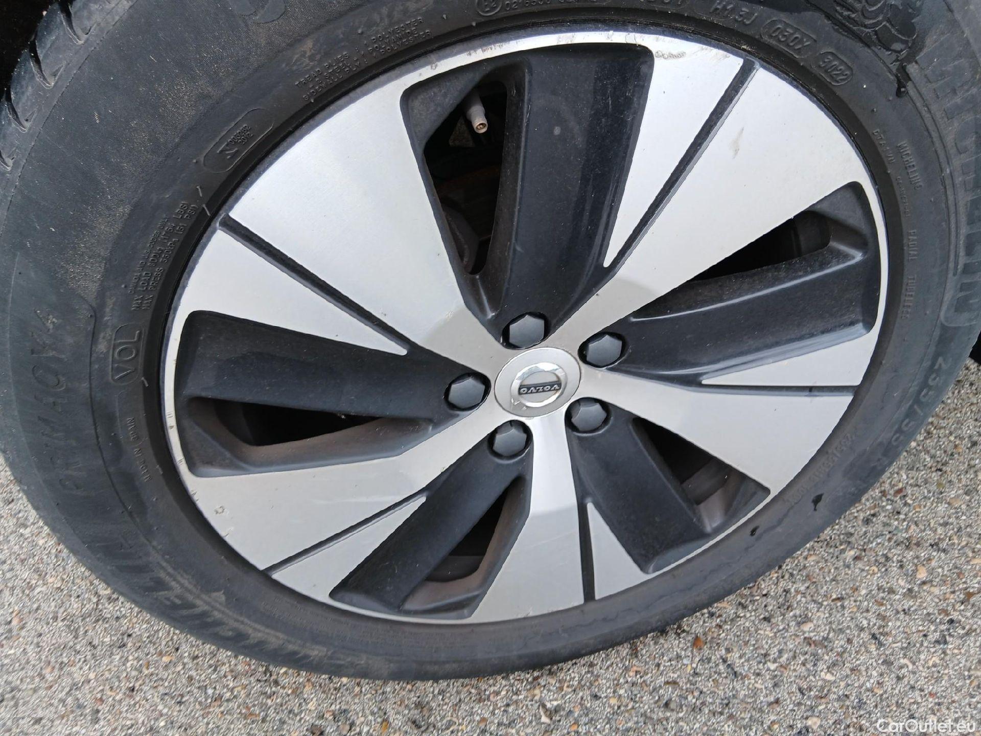  Volvo  XC 40 VOLVO XC40 / 2017 / 5P / todoterreno 1.5 T2 Momentum Pro #26