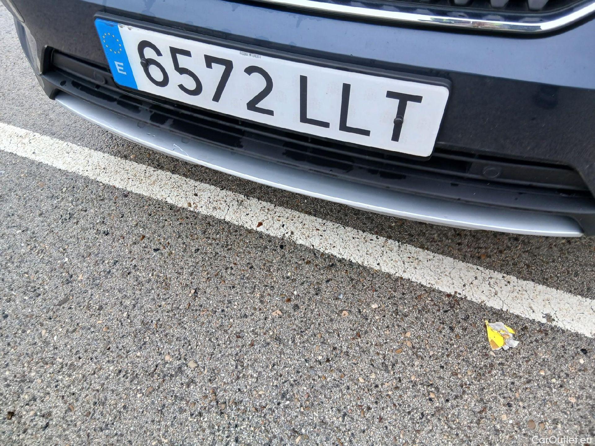  Volvo  XC 40 VOLVO XC40 / 2017 / 5P / todoterreno 1.5 T2 Momentum Pro #3