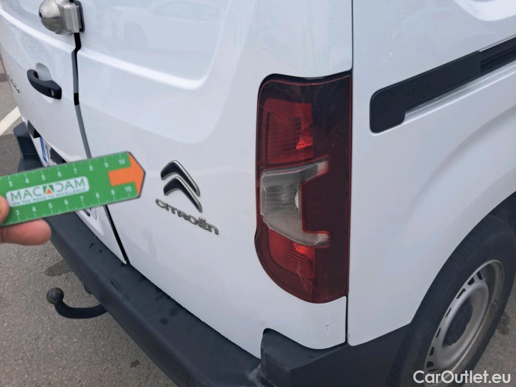  Citroen  Berlingo CITROEN  / 2018 / 3P / furgón derivado de turismo Talla M PureTech 110 CONTROL #13