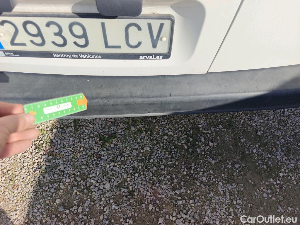  Citroen  Berlingo CITROEN  / 2018 / 4P / combi Talla M BlueHDi 100 LIVE (AC) #31