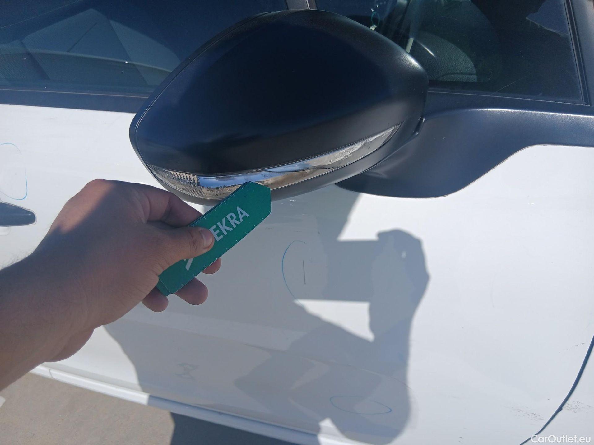  Citroen  C3 CITROEN  / 2016 / 5P / berlina comercial BlueHDi 73KW (100CV) S&S Comercial #48