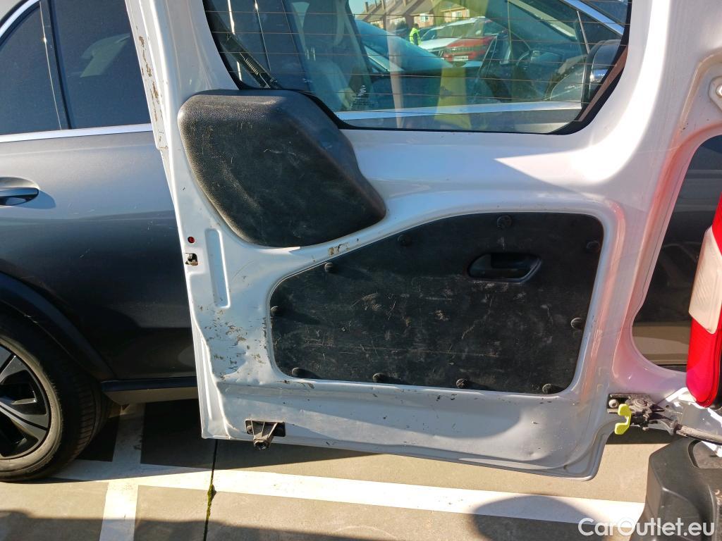  Citroen  Berlingo CITROEN  / 2018 / 4P / combi Talla M BlueHDi 100 S&S LIVE PACK BUSINE #44