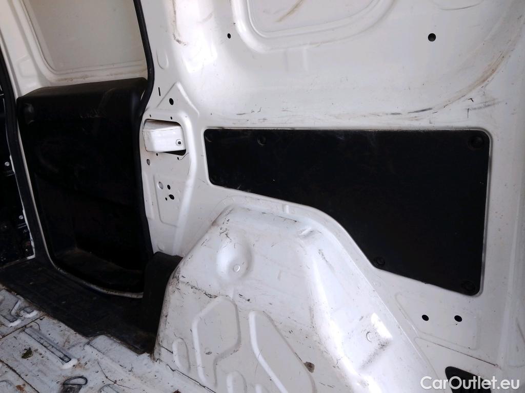  Fiat  Doblo FIAT Doblò Cargo/2015/4P/furgón derivado de turismo Cargo SX 1.6 Mjet 66kW (90CV) (AC) #22