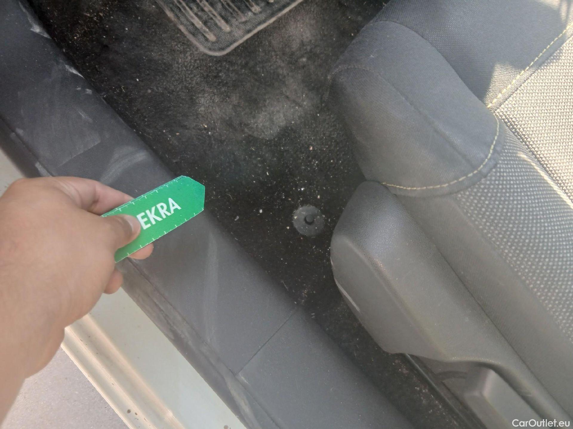  Citroen  C3 CITROEN  / 2016 / 5P / berlina comercial BlueHDi 73KW (100CV) S&S Comercial #5