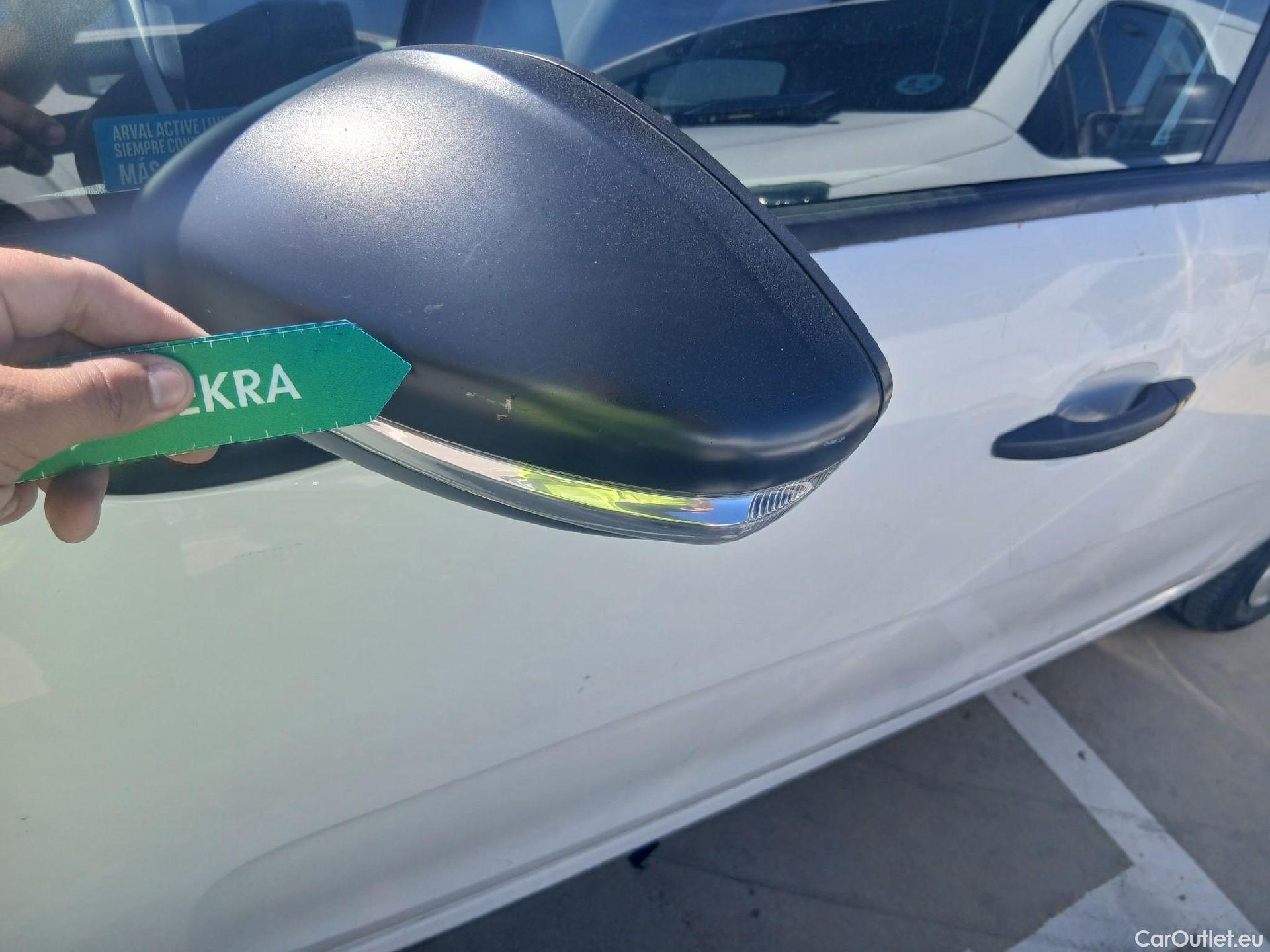  Citroen  C3 CITROEN  / 2016 / 5P / berlina comercial BlueHDi 73KW (100CV) S&S Comercial #17