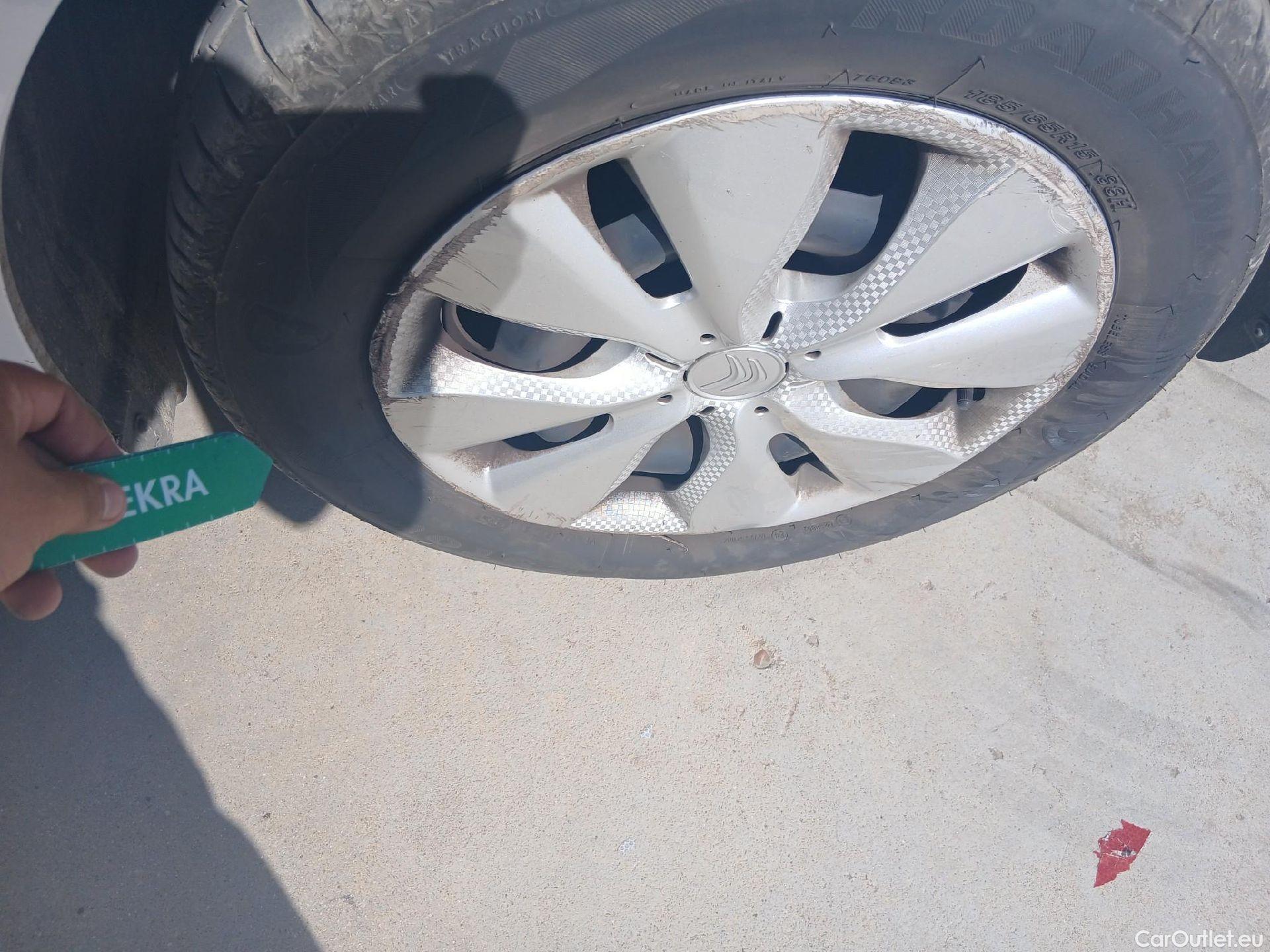  Citroen  C3 CITROEN  / 2016 / 5P / berlina comercial BlueHDi 73KW (100CV) S&S Comercial #54